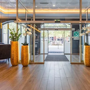 Plaza Premium Columbus Hotel
